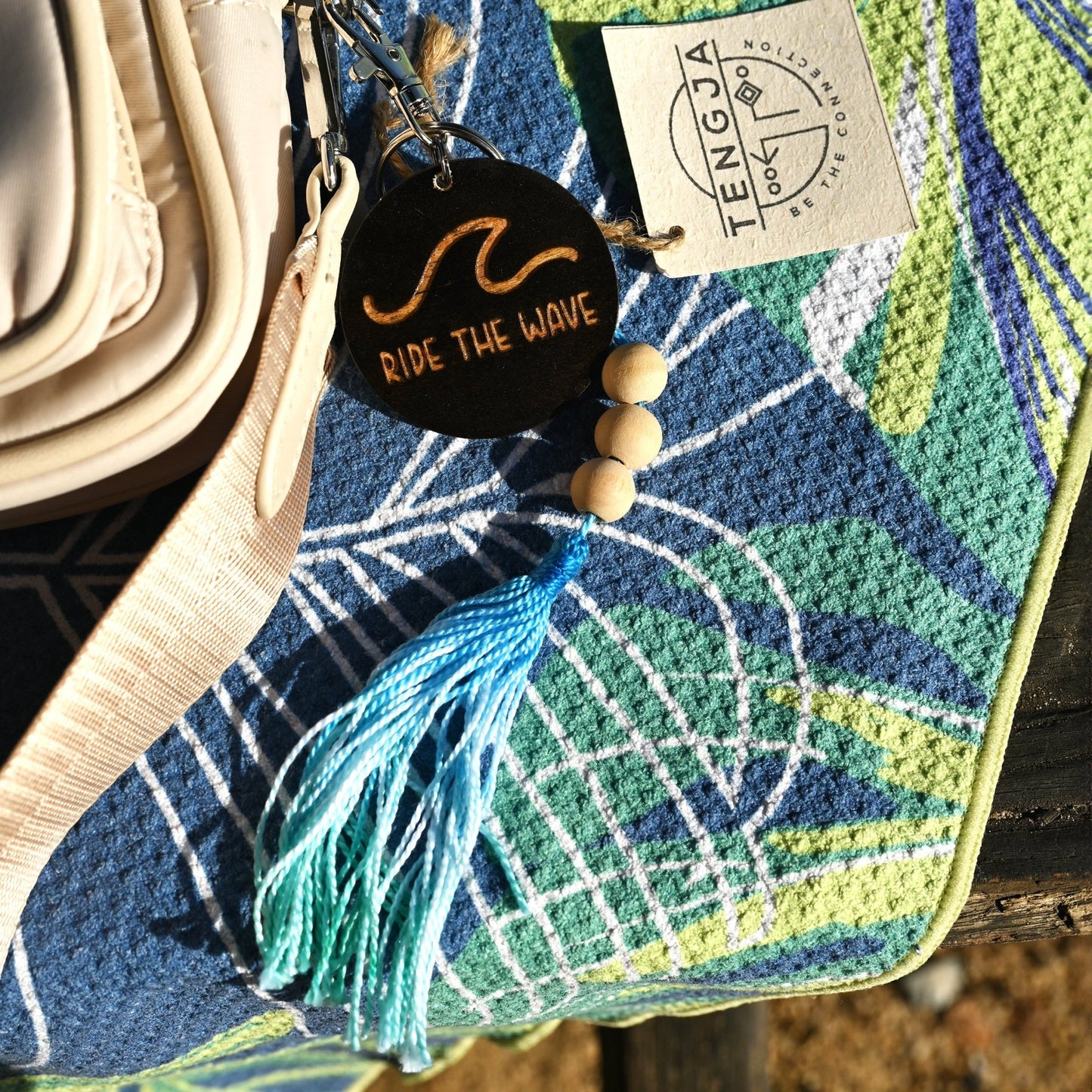 Resin Wave Keychain or Bag Decoration - Beach Theme - TENGJA