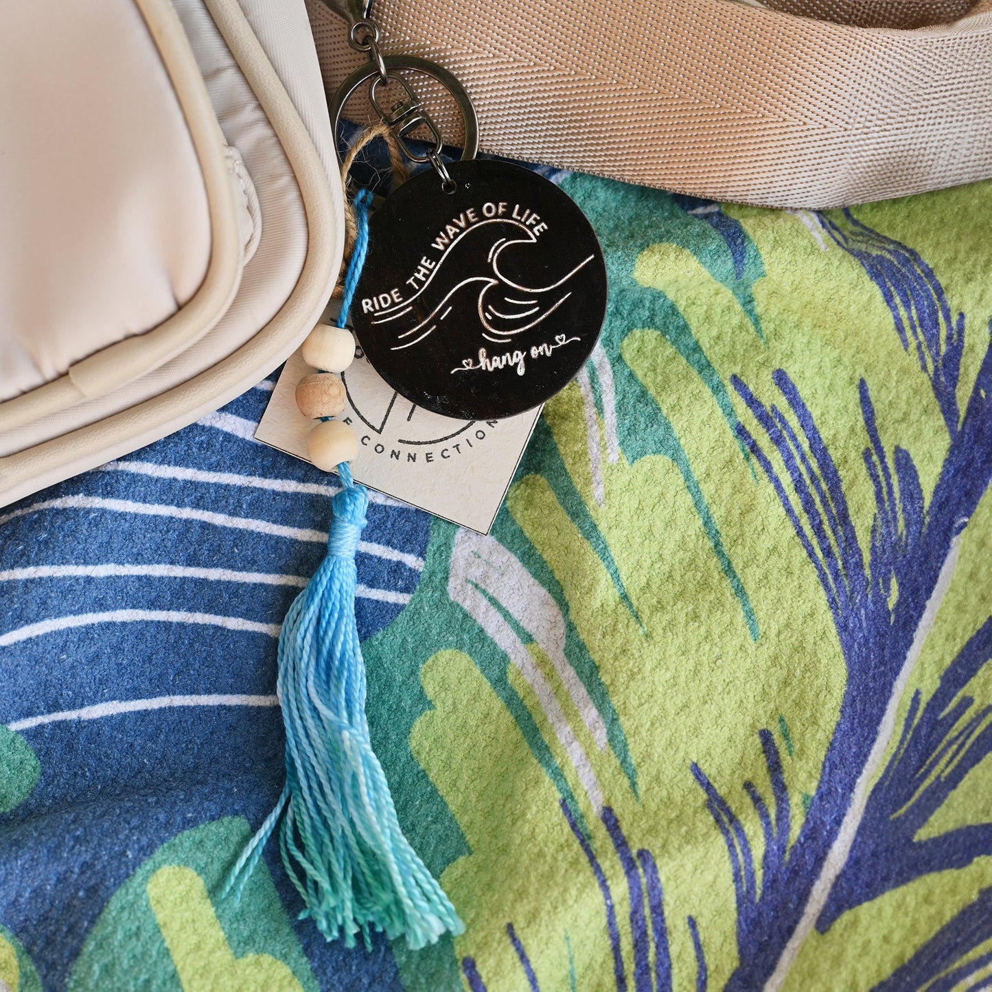 Resin Wave Keychain or Bag Decoration - Beach Theme - TENGJA